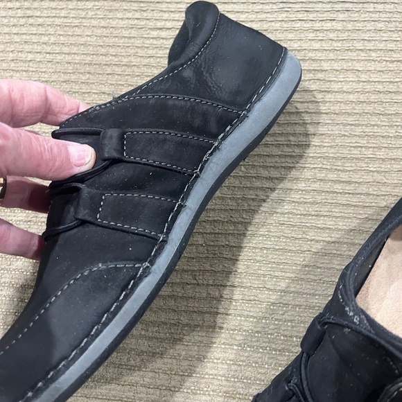 Earth Origins Nubuck Adjustable Slip-Ons - Black  9-1/2 Medium - Picture 5 of 5